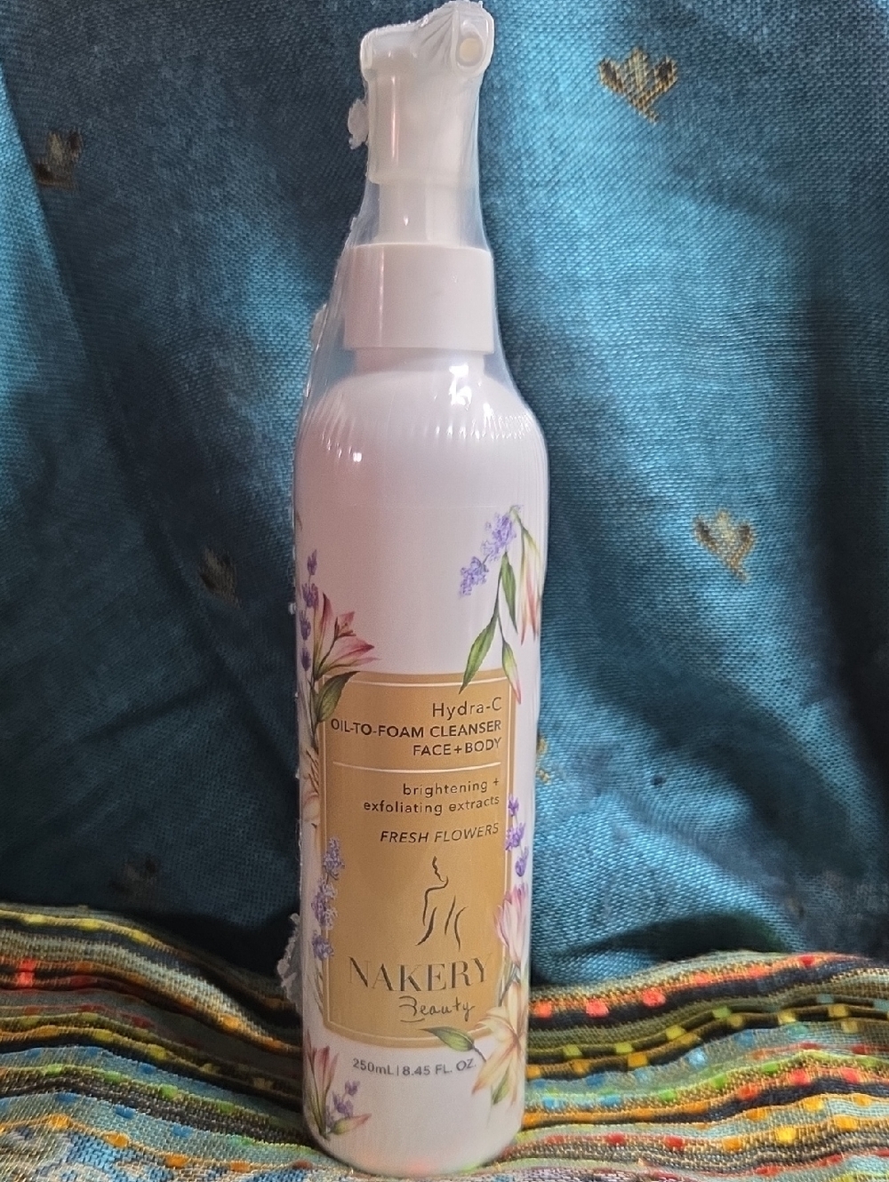 Nakery Beauty Hydra-C Oil-to-Foam Cleanser - Fresh Flowers Scent